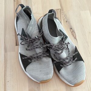 Adidas Quesa slip on sneakers